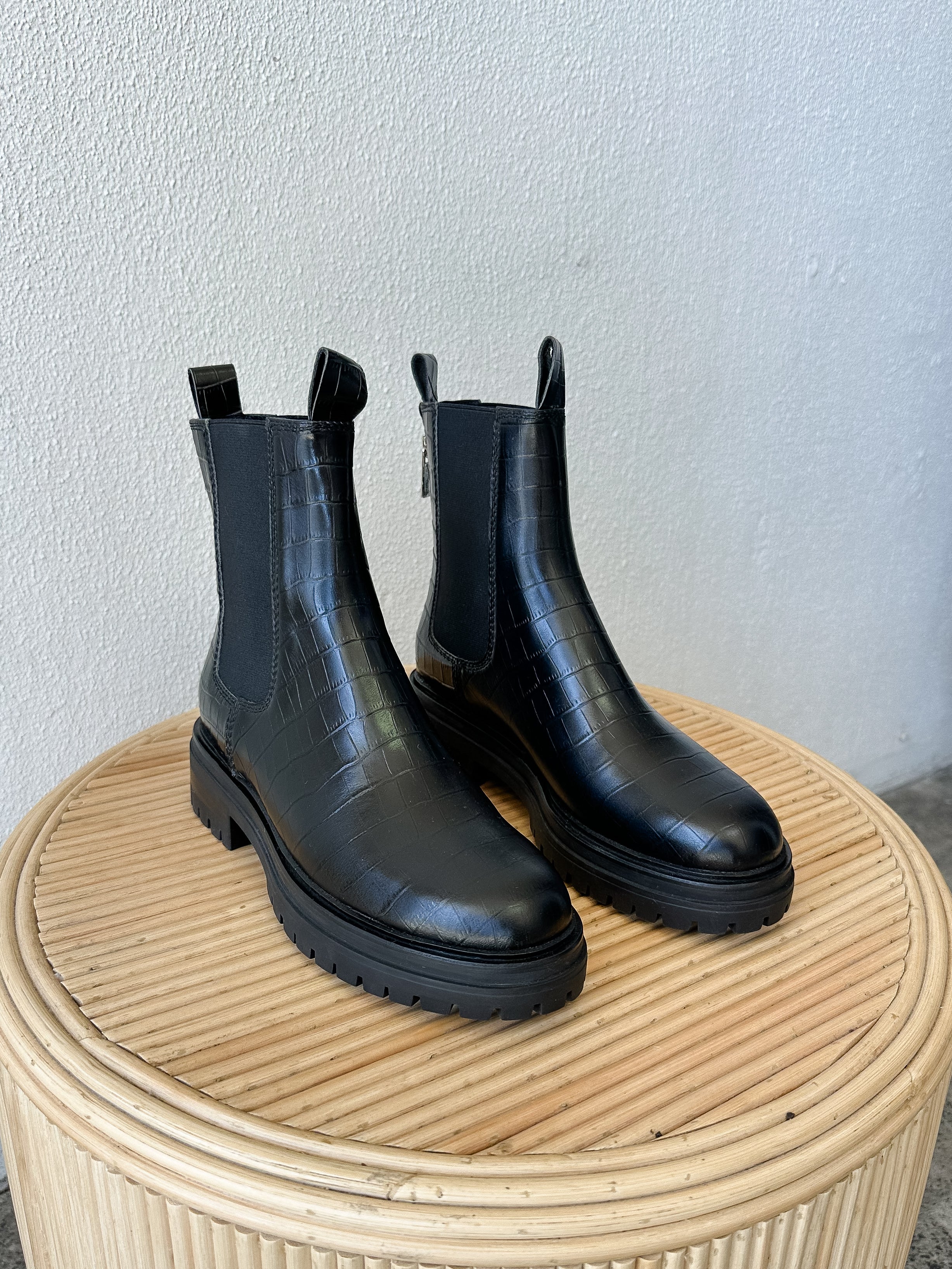 Mollini Apeace - Black Croc Leather Mollini