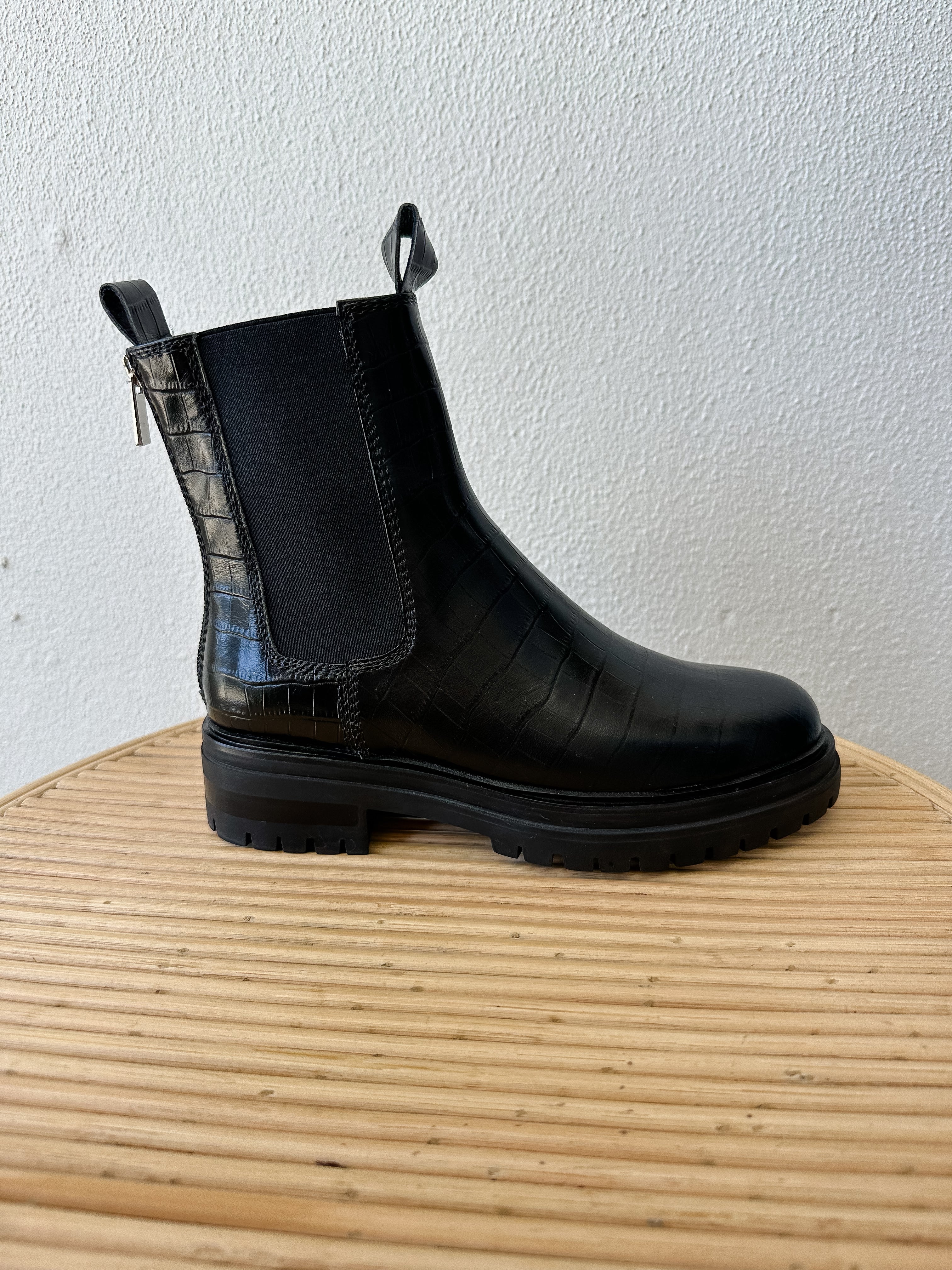 Mollini Apeace - Black Croc Leather Mollini