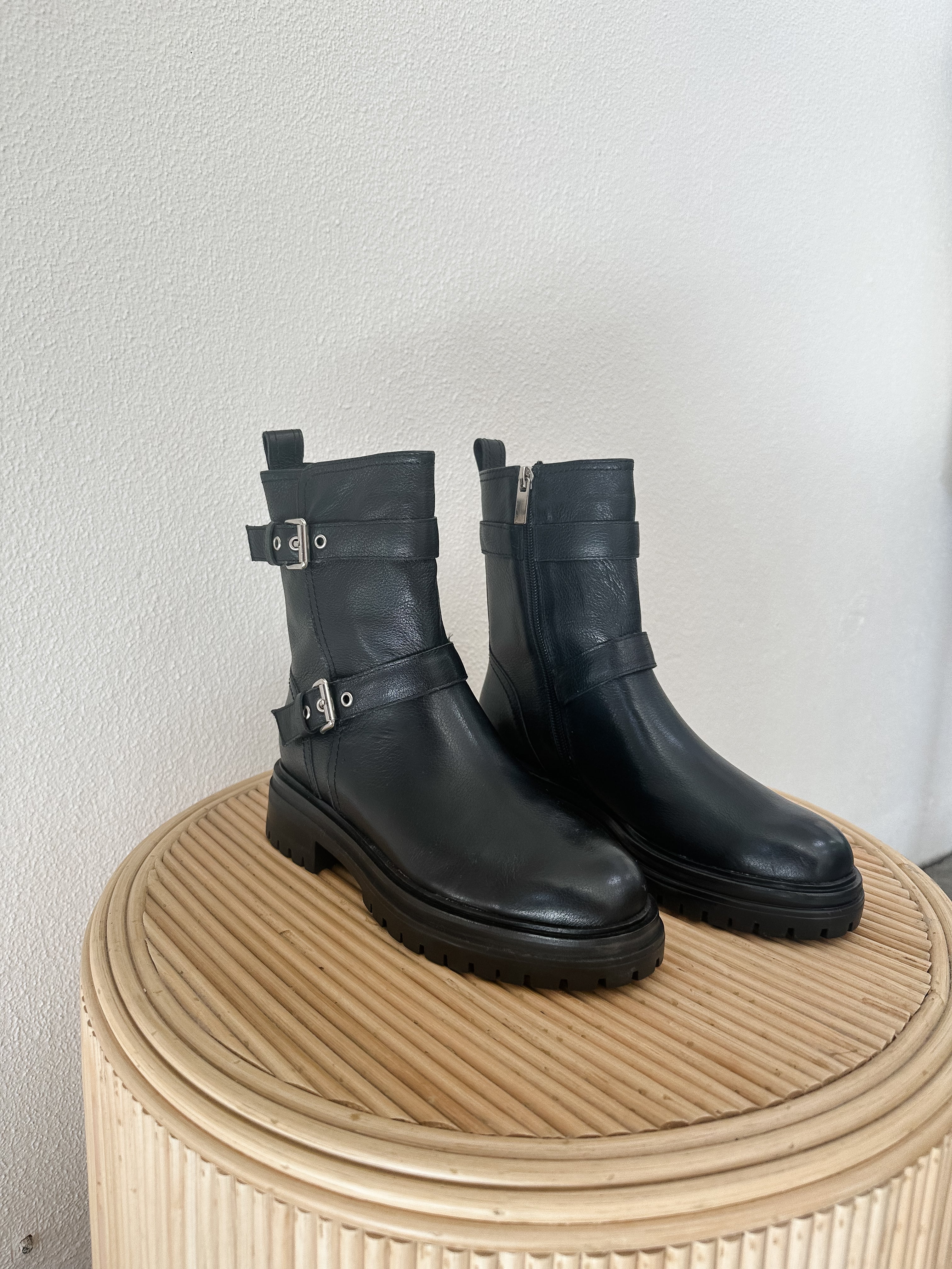 Mollini Almah - Black Leather Mollini