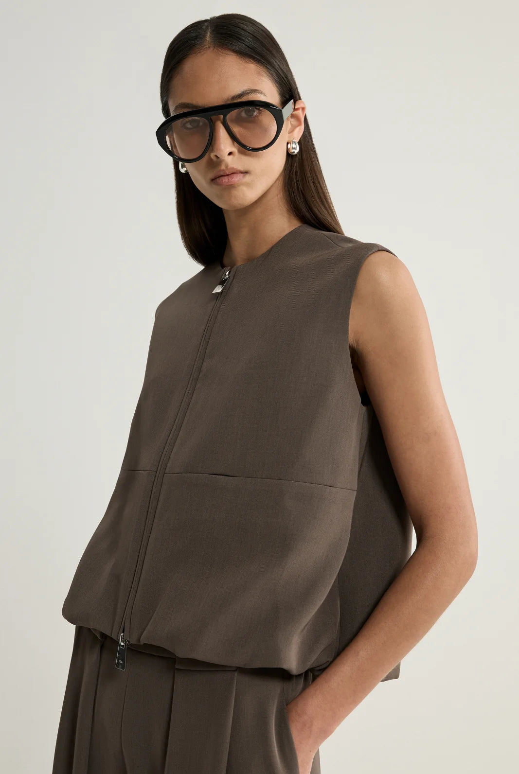 Elka Collective - Margot Vest (Taupe) Elka Collective