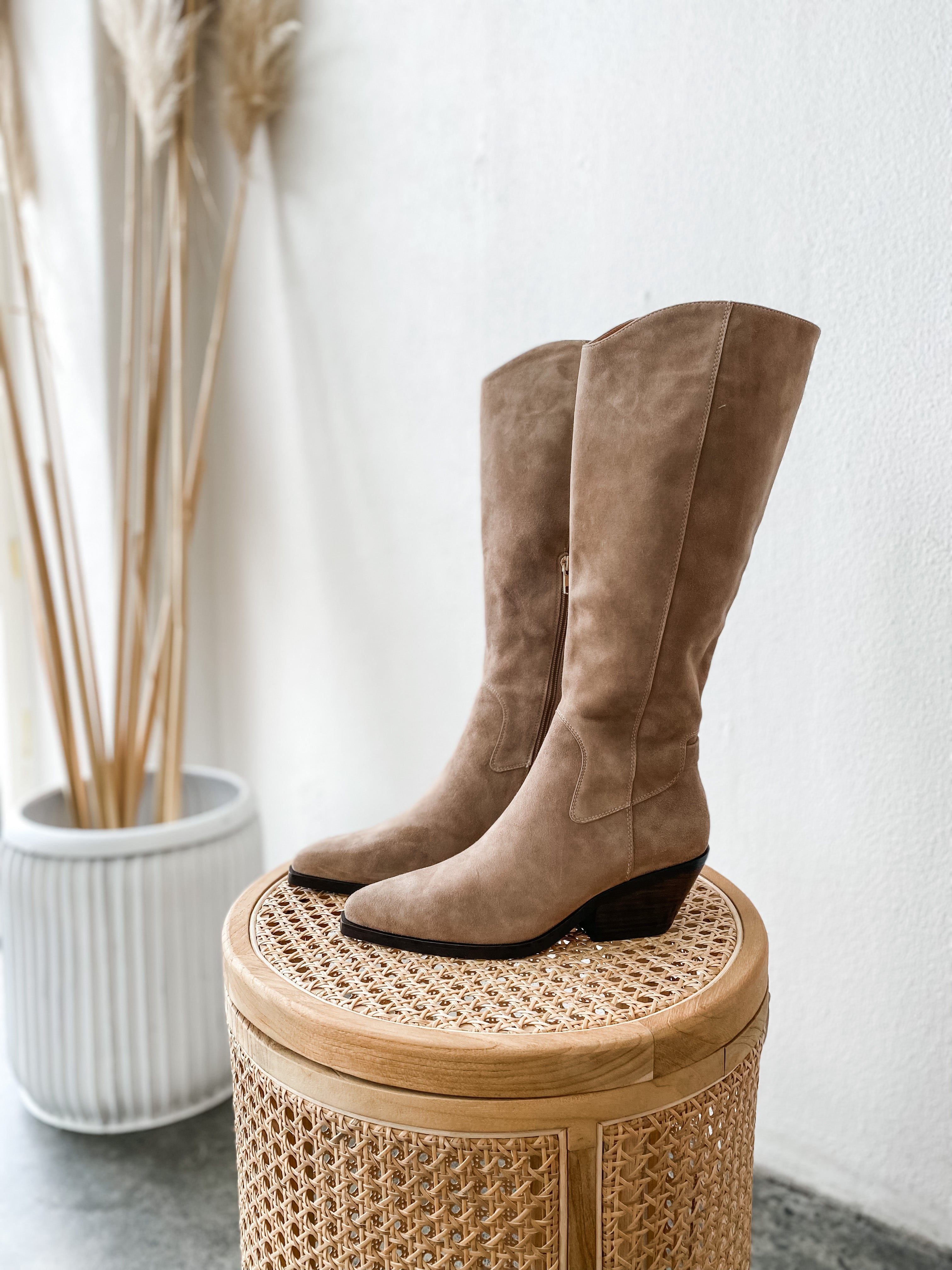 Mollini Relax - Coffee Suede Mollini
