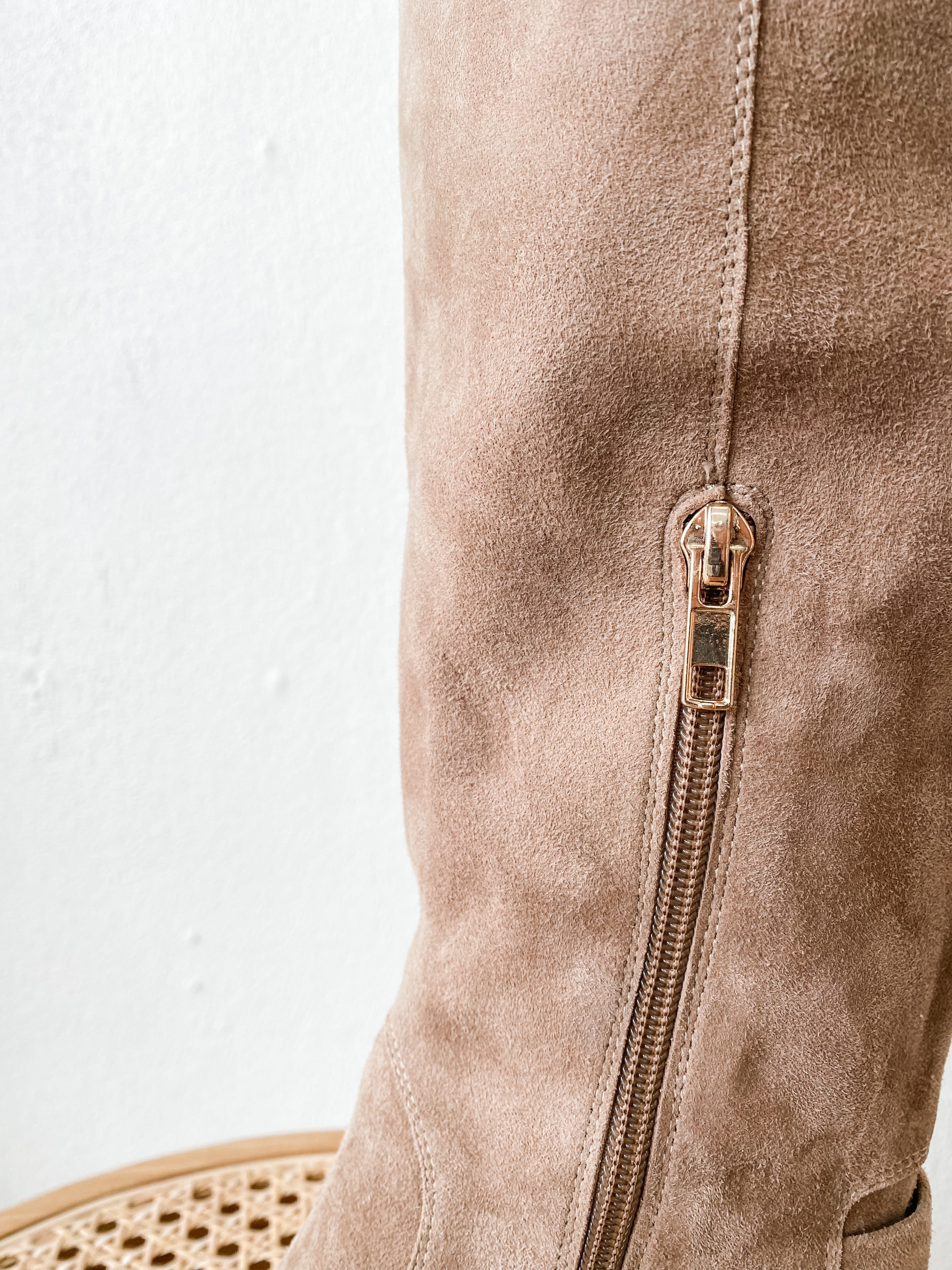 Mollini Relax - Coffee Suede Mollini