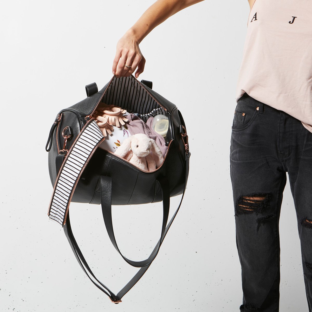 Status Anxiety Deep End Bag - Black/Gunmetal Status Anxiety
