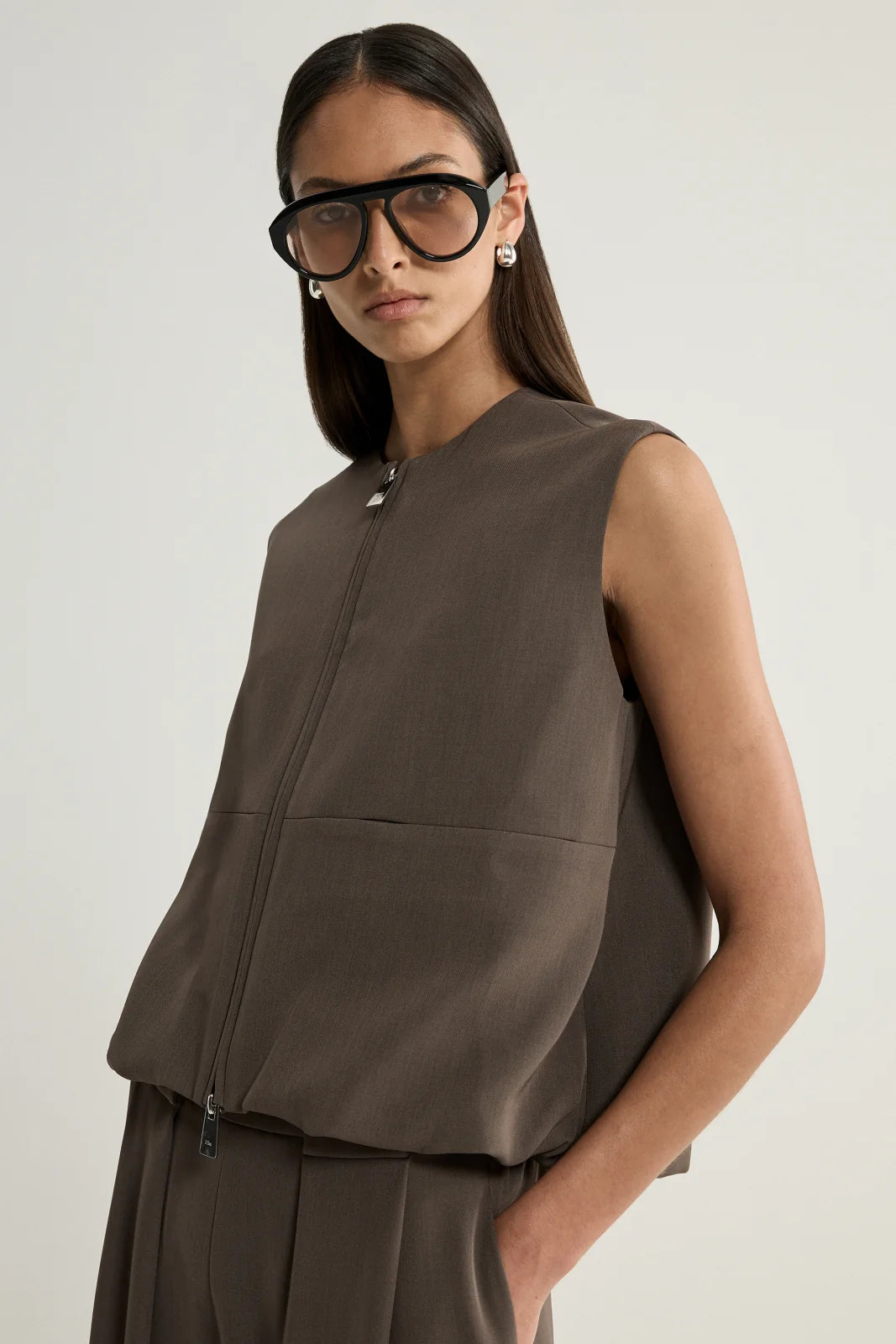Elka Collective - Margot Vest (Taupe) Elka Collective