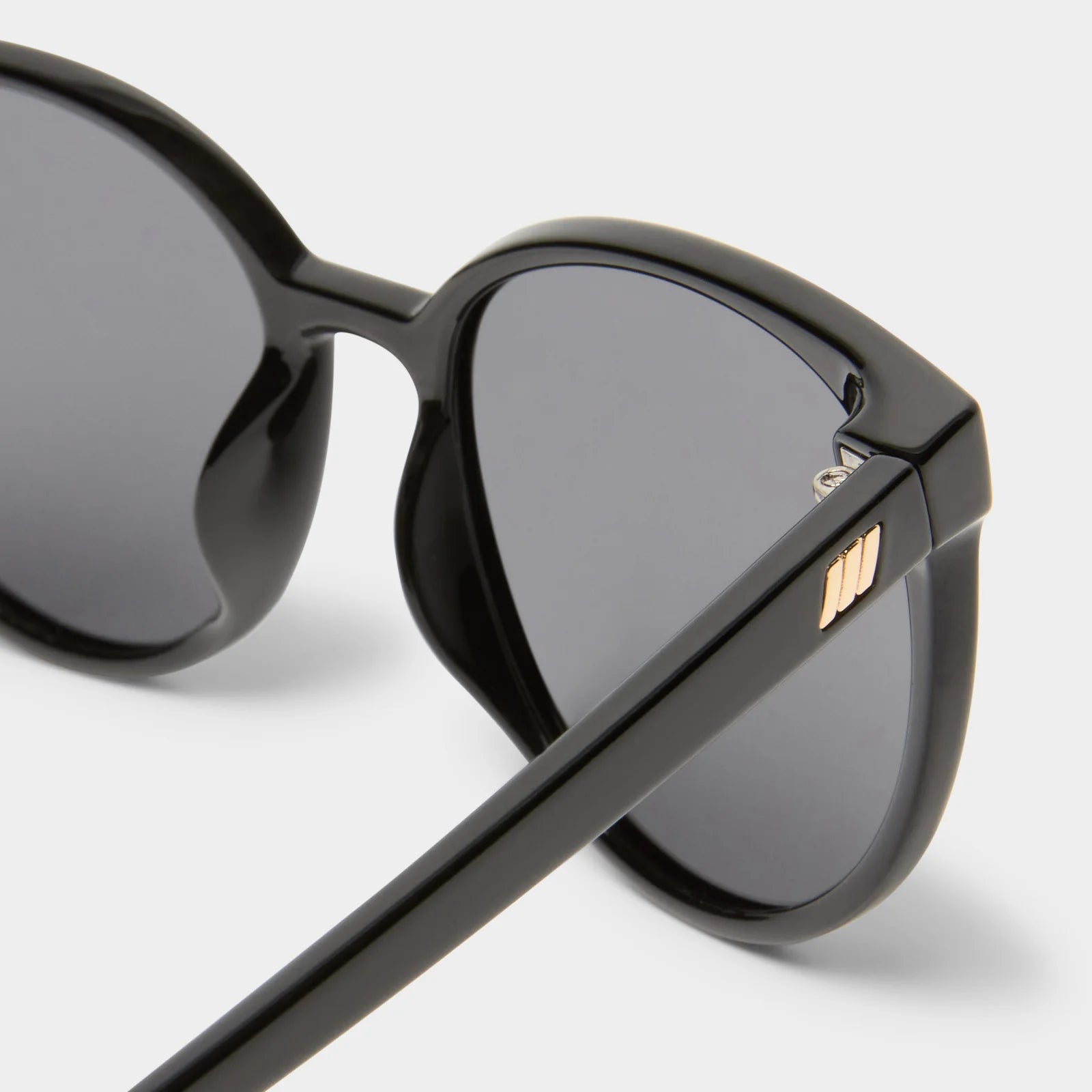 Le Specs - Armada (Black) Le Specs